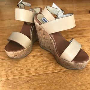 Size 5 Women’s Steve Madden Esme Wedge